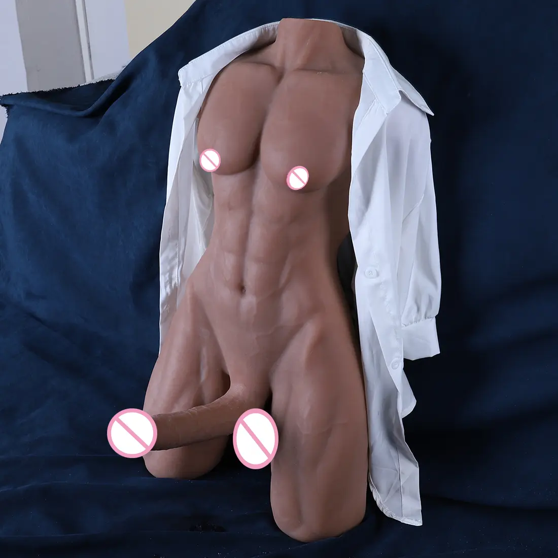 Muñeca sexual con torso masculino